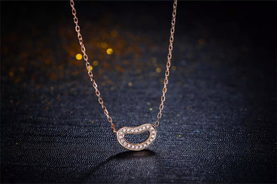 佐卡伊珠寶白18k金簡(jiǎn)約時(shí)尚結(jié)婚定制鉆石吊墜 簡(jiǎn)約中的永恒誓言